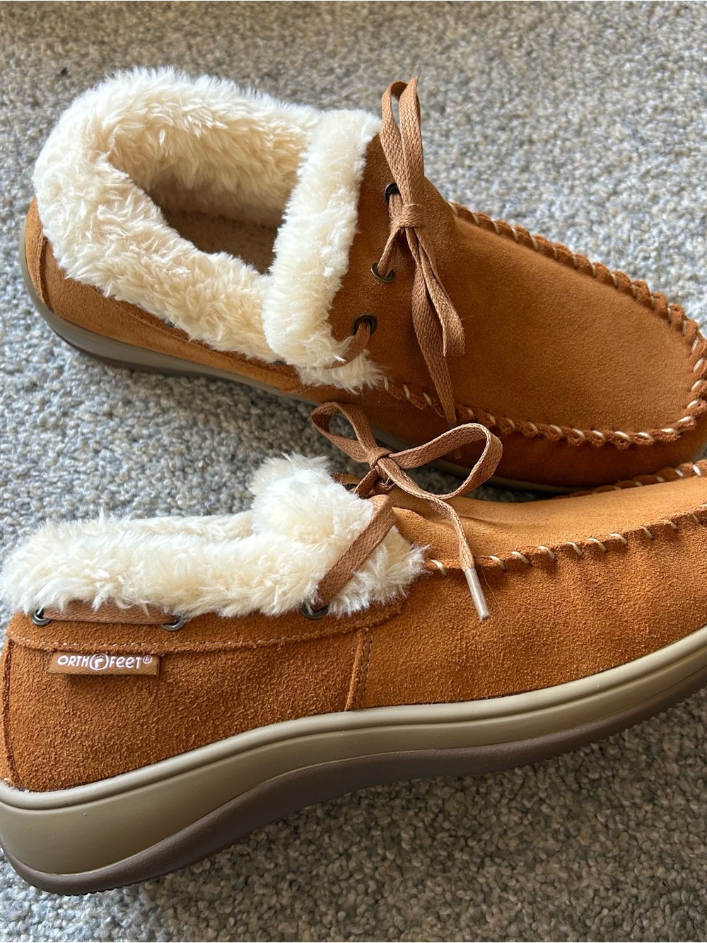 NWT OrthoFeet Women’s Tan Suede Fleece-Lined Moccasin Slippers Size 8 1/2